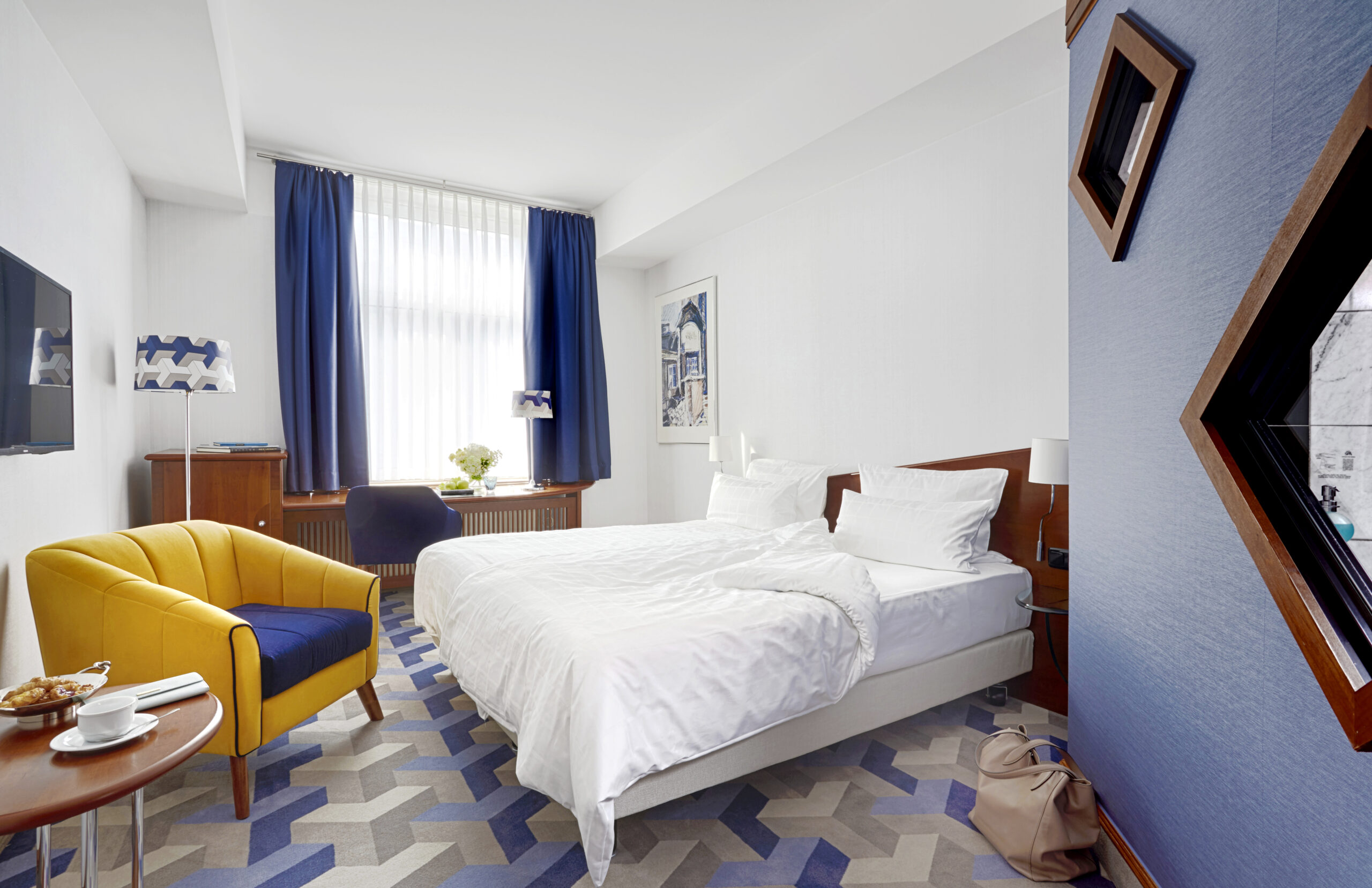 Standard-Doppelzimmer-mit-Badfenster-1